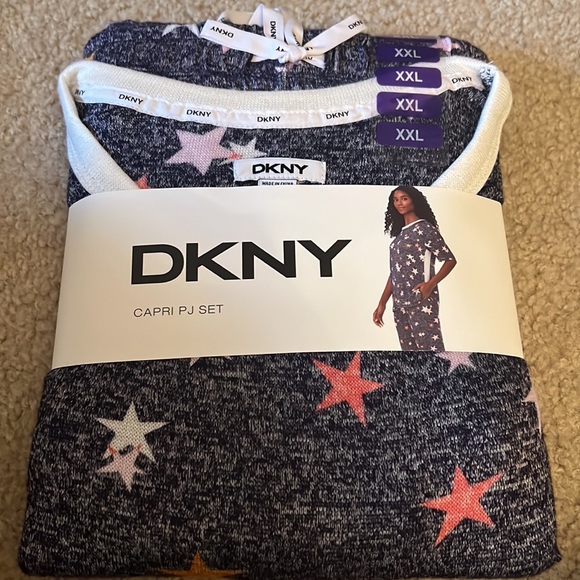 DKNY Women's Elastic Waistband Capri & Short Sleeve
Pajama Set (Navy Star, XXL) - Picture 4 of 7